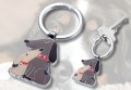 Brelok do kluczy TROIKA DOG & DOGGY – chromowany metal emaliowany, beż/brąz
