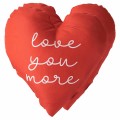 Poduszka Serce z napisem LOVE YOU MORE czerwona